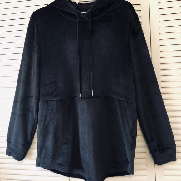 Lands End Ladies NWOT Black Velour Hoodie- Medium 10-12 - Picture 6 of 7